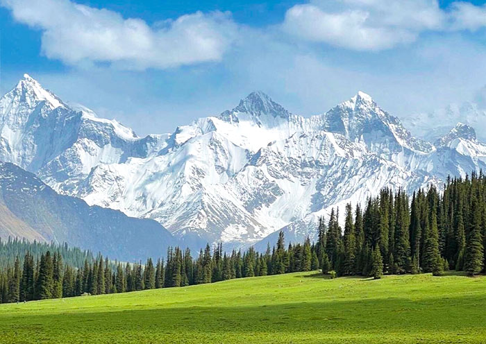 靜谧伊犁：醉美8日深度遊